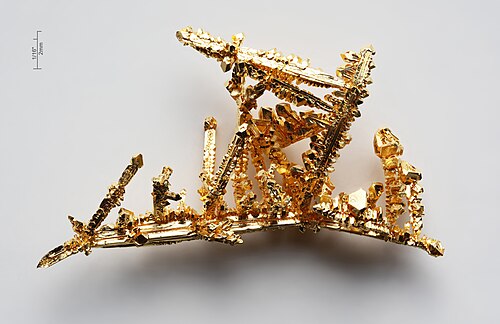 金