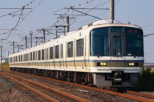 JR西日本221系電車