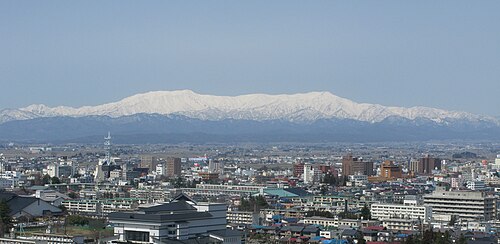 飯豊山地