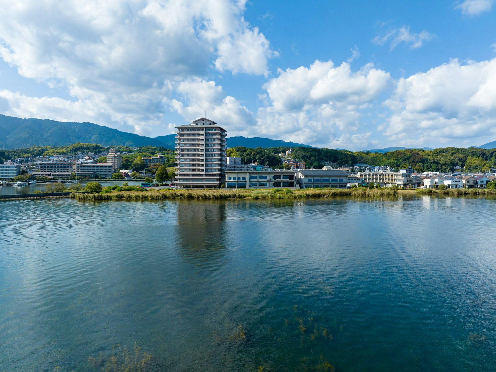 琵琶湖グランドホテル・京近江